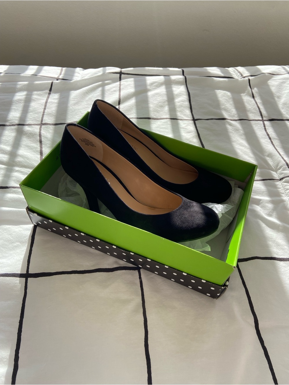 Kelly & Katie Black Round-Toe Pumps